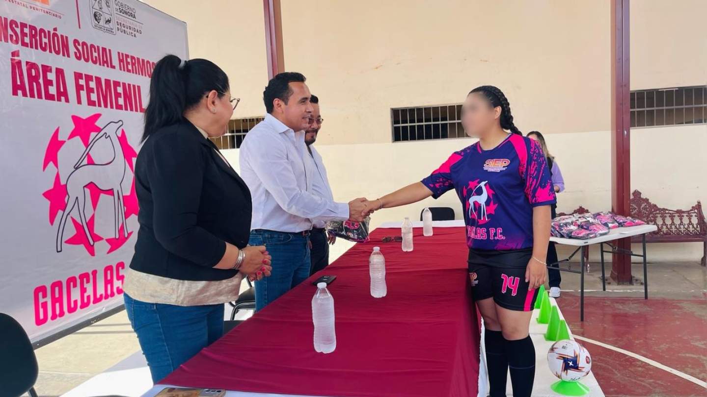 Entrega Gobierno de Sonora uniformes deportivos a población del Cereso Femenil de Hermosillo